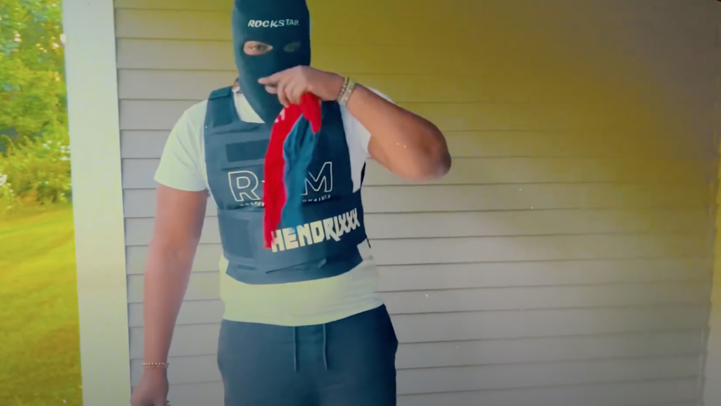 The Hendrixxx in “Demons” mode for his new music video Photo de The Hendrixxx in “Demons” mode for his new music video