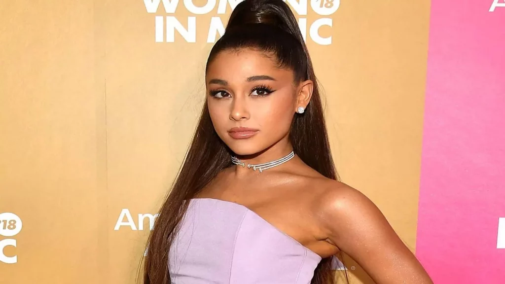 Picture of Ariana Grande, a new album and a French tour for 2024?