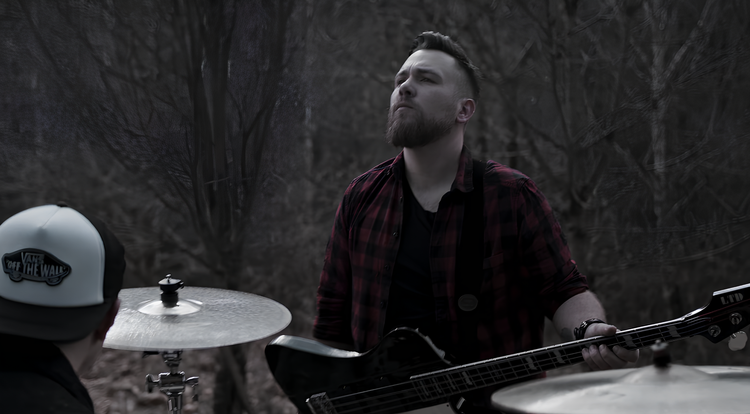 Picture of Dive into "Dark Side": Glen Ample Reinvents Rock