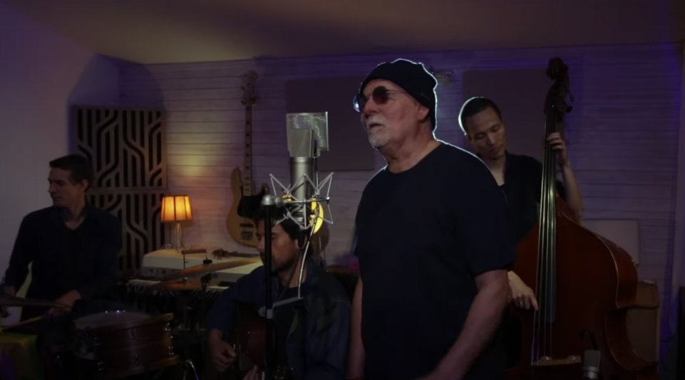 Photo de Connaissez-vous Tomaz, cet artiste français qui aime s'engager dans ses chansons ? (🇫🇷)