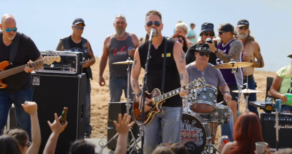 Picture of Enjoy your summer with "Two Beers" from Sunset Sinners