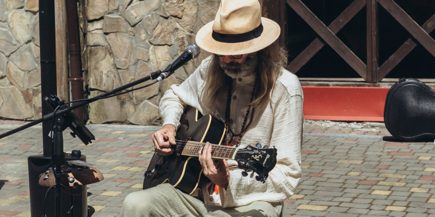 Meet MARKUS K, a street singer and musician that will blow your mind… Photo de Meet MARKUS K, a street singer and musician that will blow your mind...