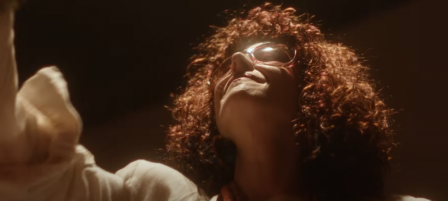 Photo de Éclatez-vous avec "LE REFLUENCEUR", le nouveau clip de Thom Dewatt (🇫🇷)