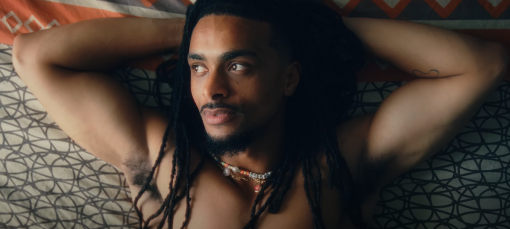 Picture of Enjoy the sensuality of "Complacent", the new music video from Amadi Blue