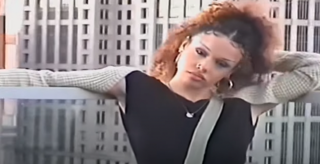 strxllz spreads the love in “we luv” Picture of strxllz spreads the love in "we luv"