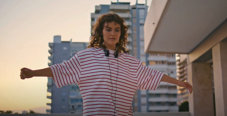 FEENSTEIN balancing with « Still – great wishes »