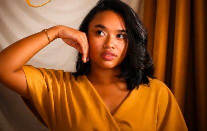 Océanne and the Melancholic Beauty of « Dancing Alone »