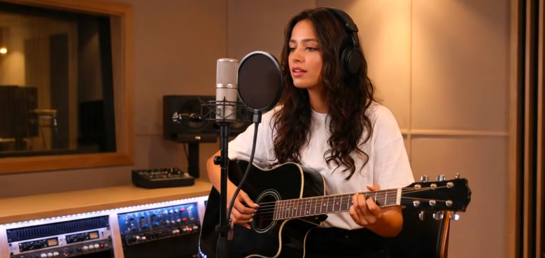 Isabella Delgado carries her « Shame » with disarming sincerity